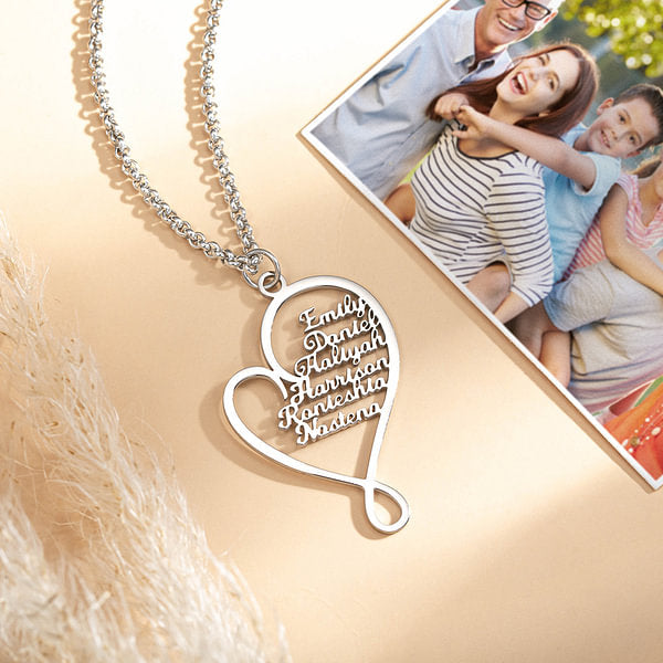 Personalized Hug and Love Heart Necklace with 1-8 Names Birthday Mother’s Day Gift for Mom Grandma