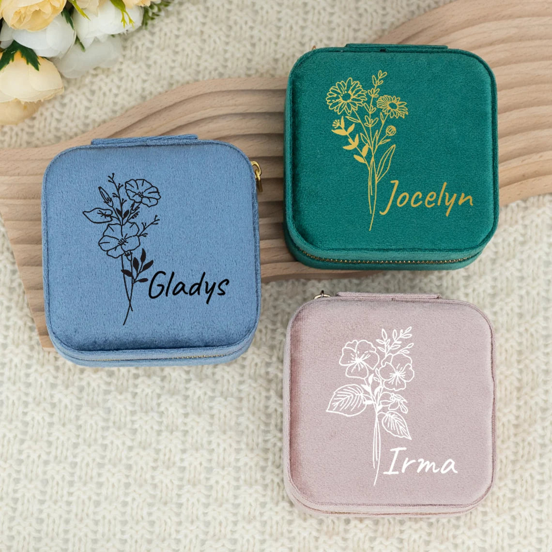 Velvet Jewelry Box with Birth Flower, Personalized Travel Jewelry Box, Bridesmaid Gift, Gift for Women, Wedding Gifts, Birthday Gift for Her